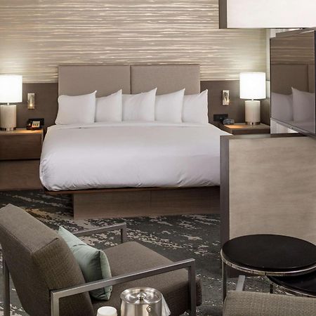 Hotel Doubletree By Hilton Boston Logan Airport Chelsea Exterior foto