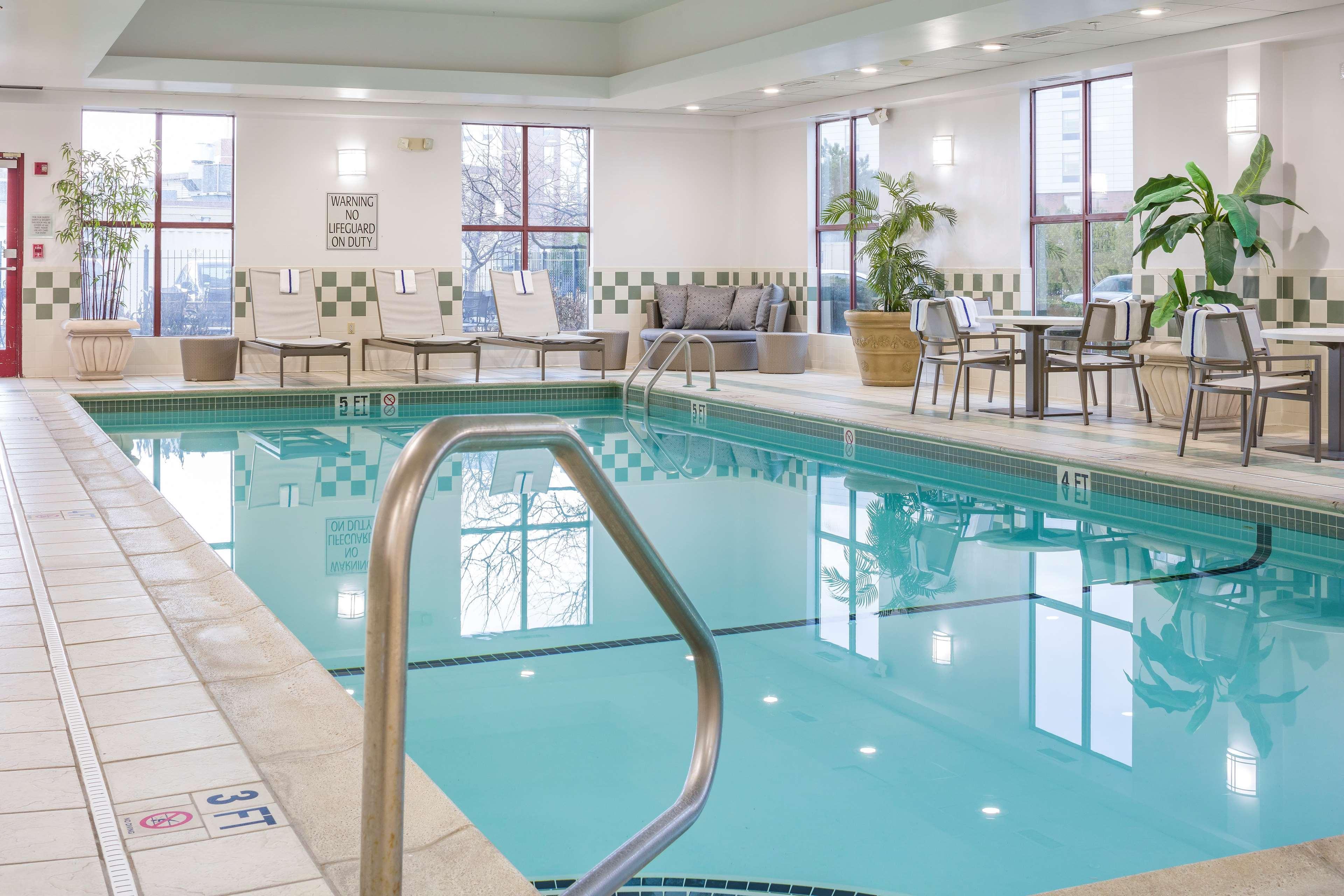 Hotel Doubletree By Hilton Boston Logan Airport Chelsea Einrichtungen foto