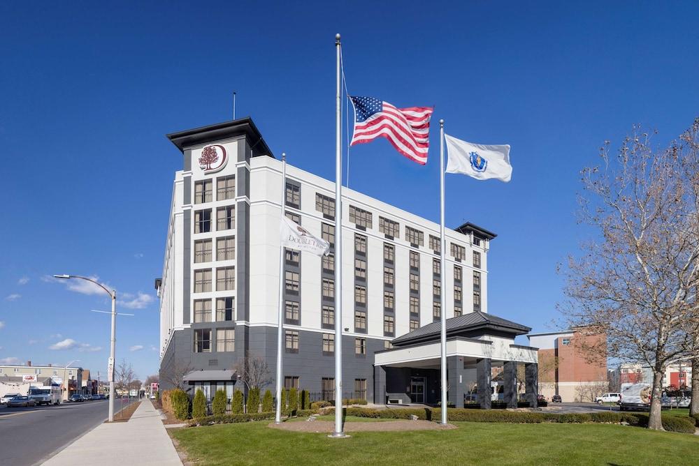 Hotel Doubletree By Hilton Boston Logan Airport Chelsea Exterior foto