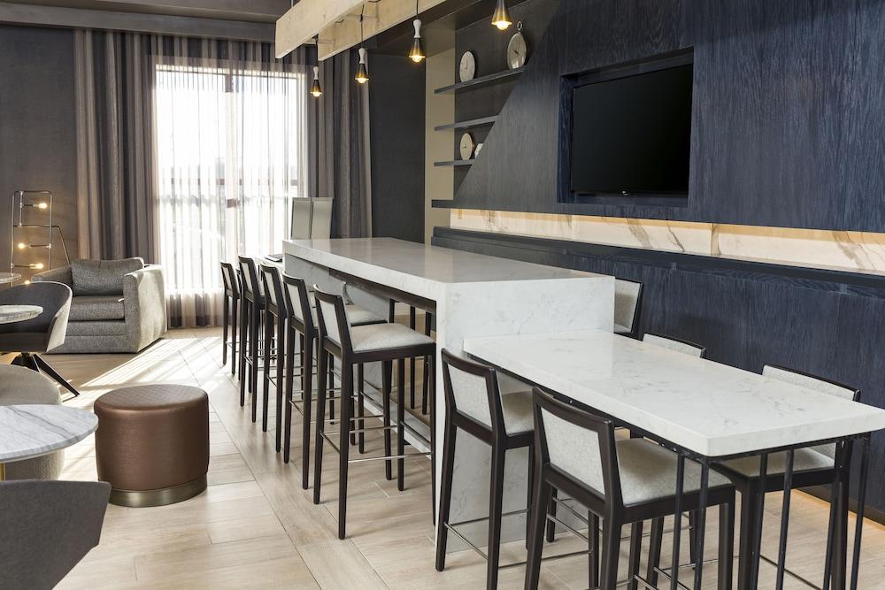 Hotel Doubletree By Hilton Boston Logan Airport Chelsea Exterior foto