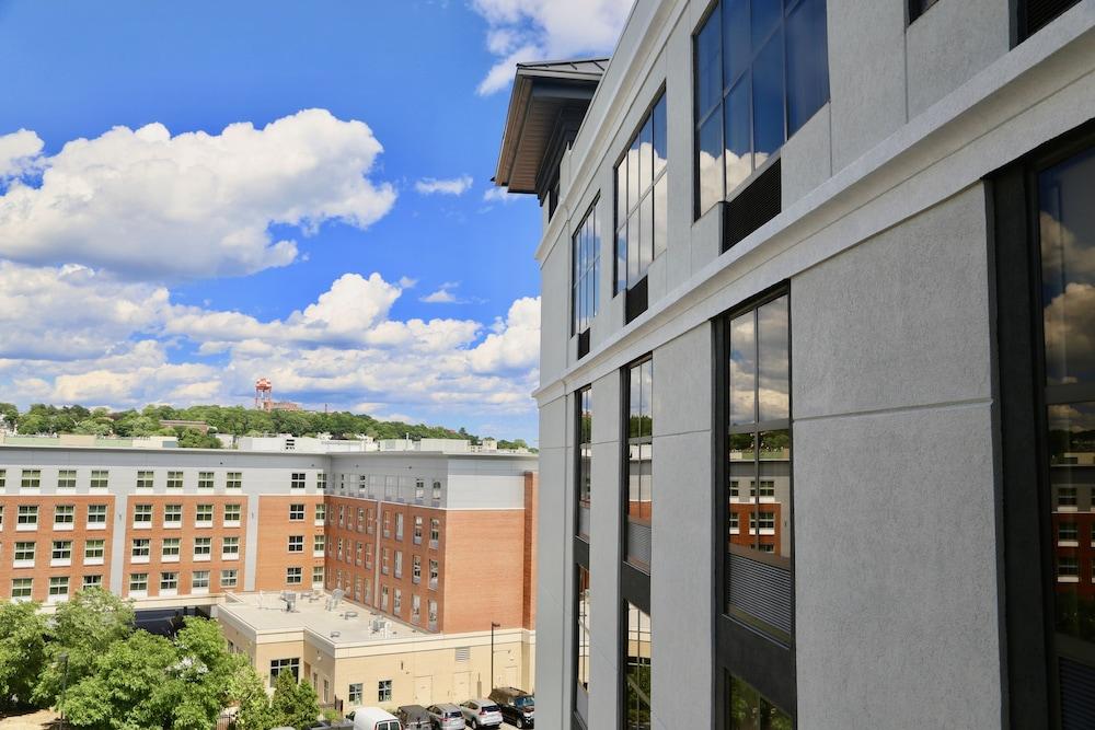 Hotel Doubletree By Hilton Boston Logan Airport Chelsea Exterior foto