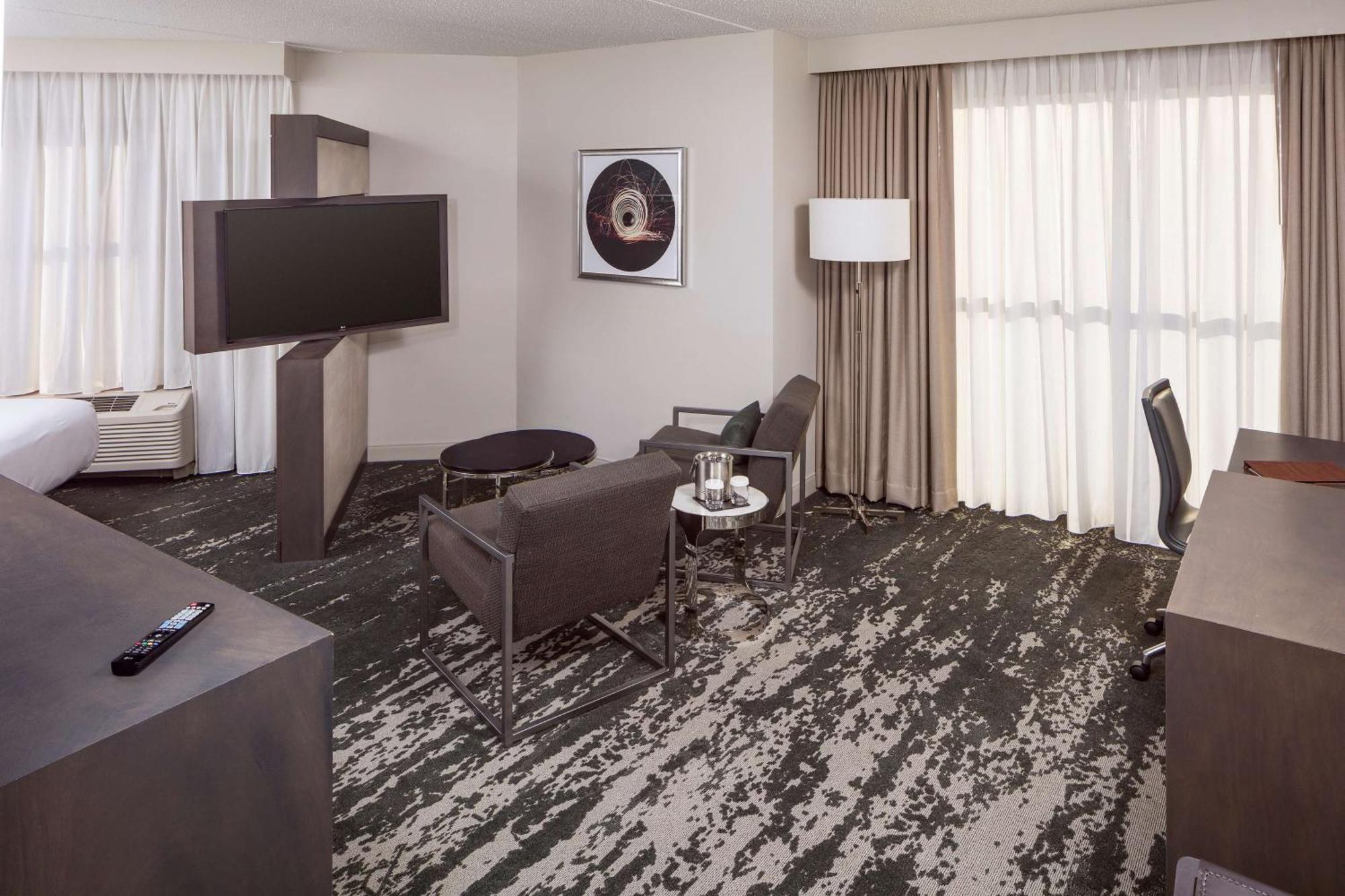 Hotel Doubletree By Hilton Boston Logan Airport Chelsea Exterior foto