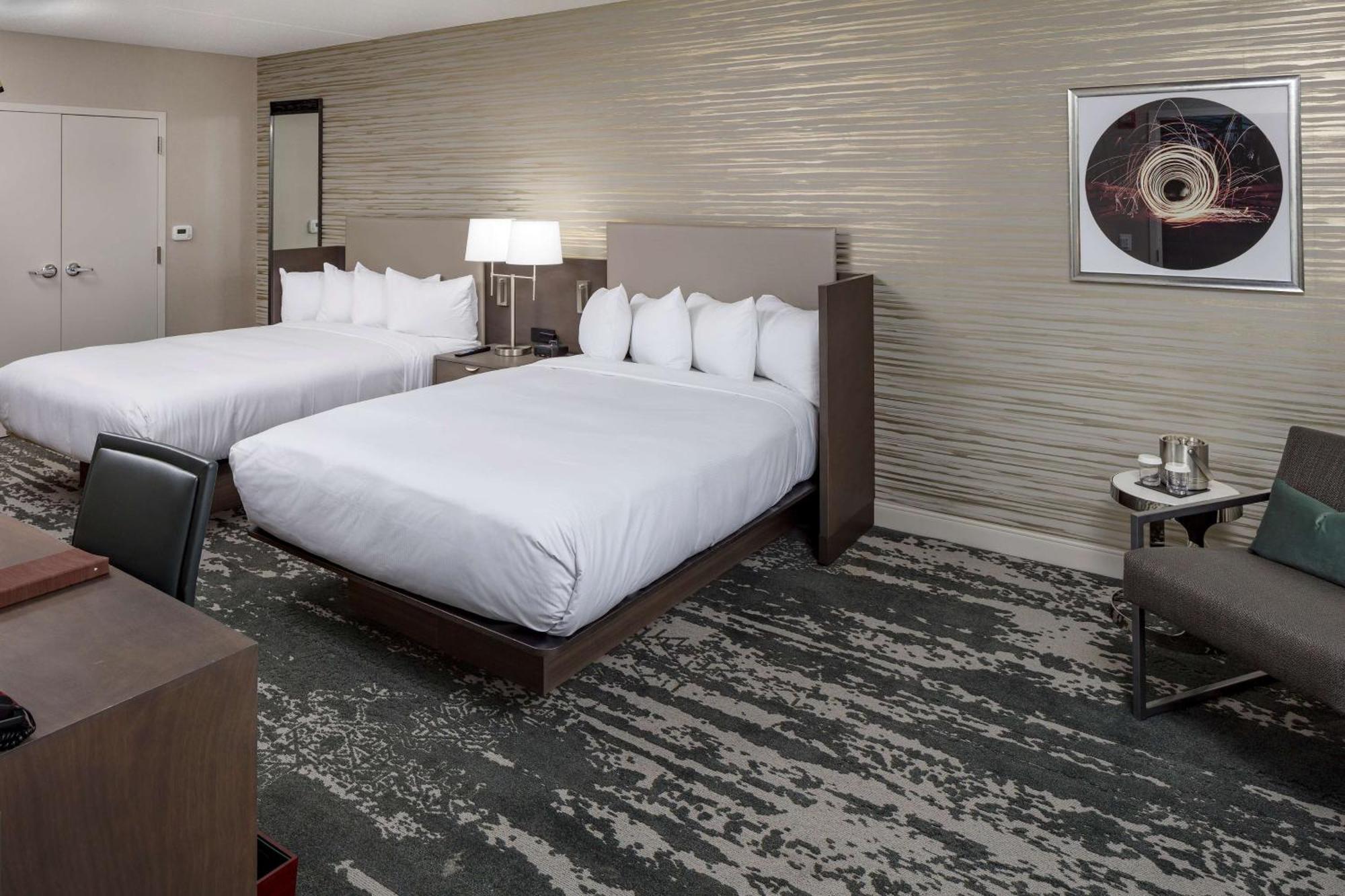 Hotel Doubletree By Hilton Boston Logan Airport Chelsea Exterior foto